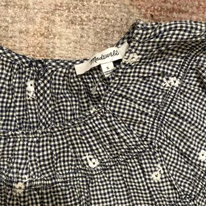 Madewell NWOT!!! Gingham Linen Blend Top with Embroidered Daisy Pattern thumbnail 4
