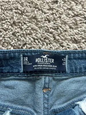 Hollister Mom Jeans High-Rise Ultra thumbnail 2