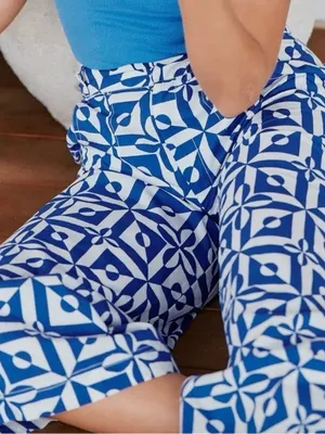 Free‎ People Menocra Cropped Printed Pant in Cobalt Size 2 thumbnail 3