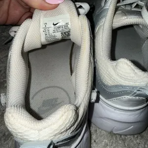 Nike RYZ 365 2 White Metallic Platinum (Women's) thumbnail 6