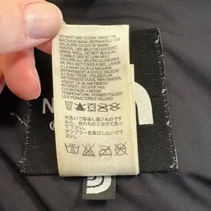 Vintage 2005 The North Face Black Puffer‎ Coat with High Collar Insulated Design thumbnail 12