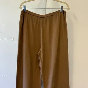 Vintage Soft Surroundings Brown 100% Silk Wide Leg Pants Pintuck Hem Size Large thumbnail 5