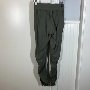 Lululemon Beyond the Studio Jogger Grey Sage size 2‎ Athleisure on the go Gorp thumbnail 5