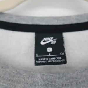 Nike SB Striped Skate Crewneck Sweatshirt Size Small Grey Men's Classic Minimal‎ thumbnail 5