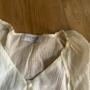 Storets Grace Sheer Top thumbnail 2
