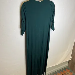 Jackie O Womens Dark Green Ruched Sleeve Maxi Dress Size Small‎ Loungewear thumbnail 3