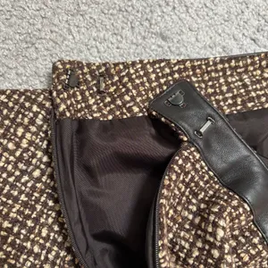 Kate Hill Brown Wool Tweed Blend Pencil Skirt with Brown Leather Waistband Trim thumbnail 6