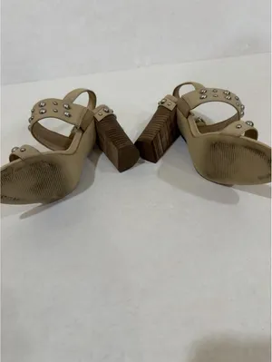 Size 7.5 Women’s Guess Sandals Cheree 2 Leather Beige thumbnail 5