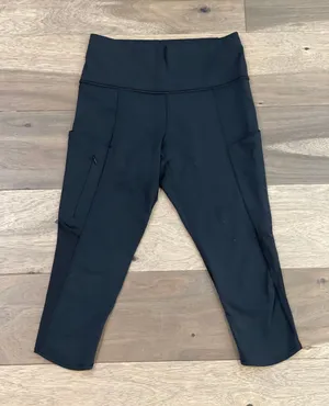 Athleta Capri Leggings Size XS Black Side Pockets Lightweight Athleisure thumbnail 1