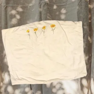 Tilly’s Vintage White Poppy Tube Top thumbnail 2
