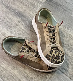 Hey Dude Women's Karina Beige Leopard Slip-On Casual Comfort Shoes Size 7 thumbnail 1