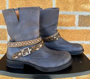 HTC Hollywood Trading Company studded leather biker boots size 39/8.5 thumbnail 1
