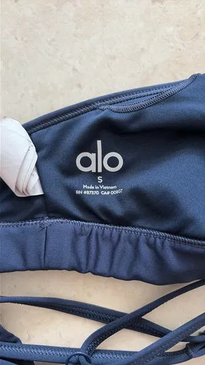 Alo Airlift Intrigue Yoga Sports Bra Navy thumbnail 3