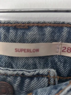 NWT Levi's 28 X 32 Superlow Loose Straight Leg Jeans Distressed V26 thumbnail 5