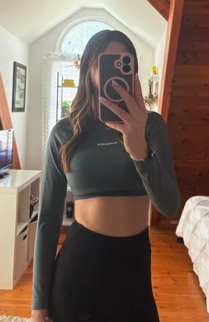 Alphalete Long Sleeve Cropped green shirt thumbnail 1
