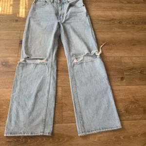 Abercrombie Curve Love High Rise 90s Relaxed Jean thumbnail 5