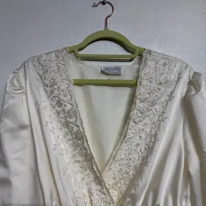 Barbizon Boutique Ivory Satin Lace Trim Maxi Robe Nightgown Y2K Bridal Sz M thumbnail 4