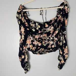 Free People Size-L/G Top Hilary‎ Printed Floral Cropped Black thumbnail 4