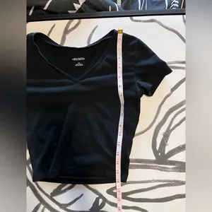 Wild Fable Little Black Shirt Women’s V-Neck Short Sleeve Crop Top T-Shirt Sz XS EUC thumbnail 6
