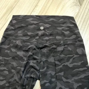 Lululemon Align Legging Cropped Black Gray Camo Size 6 thumbnail 6