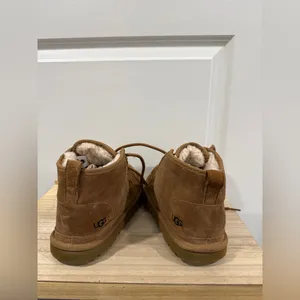 UGG Neumel Chukka Boots Womens 7 Chestnut Suede Shearling Lined Lace Up thumbnail 2
