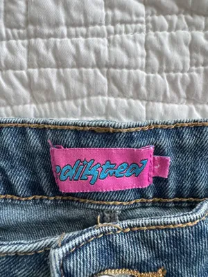 Edikted Low-Rise Jean Shorts thumbnail 2