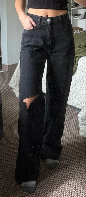 Pretty Little Thing Jeans thumbnail 1