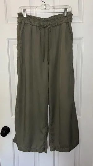 Loft Olive Wide Leg Drawstring Waist Crop Pants W/ Pockets thumbnail 1