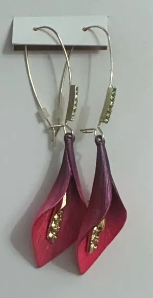 BETSEY JOHNSON CALLA LILY Green and Red Enamel Twist Earrings with Gold Accent thumbnail 1