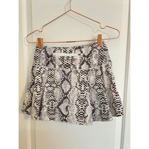 Soothfeel Tennis Skort Womens XS Black White Snakeskin Print Athletic Golf Mini‎ thumbnail 3