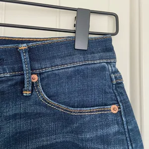 NWOT |‎ Abercrombie & Fitch women’s denim shorts distressed hem — 25” waist thumbnail 2