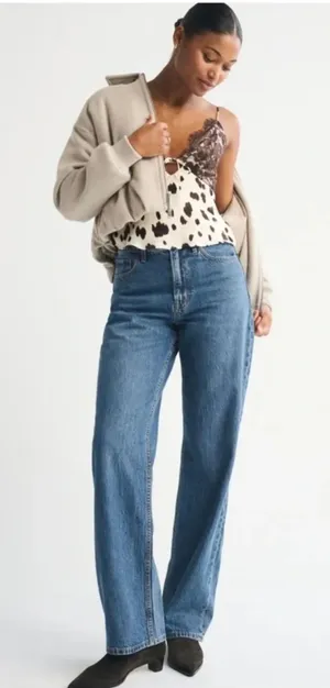 Abercrombie & Fitch Curve Love High Rise The Loose Jean Size 18 thumbnail 1