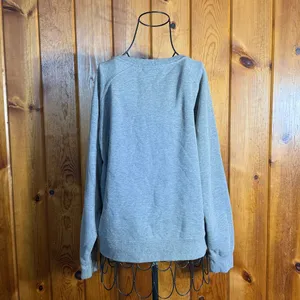 Ariat Gray Graphic Women's Sweater REAL Pacific Steerhead Sweatshirt size large thumbnail 5