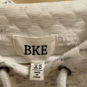 BKE Buckle Pullover Quilted Hooded Hoodie Sweatshirt Women’s XS New NWT thumbnail 5