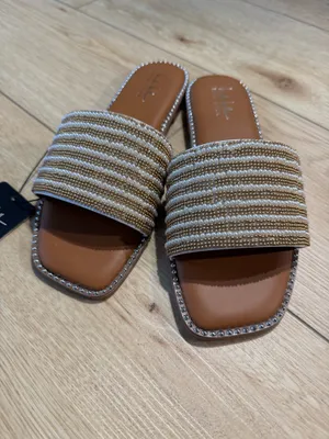 Nicole Miller Beaded Slip On Sandals 8.5 thumbnail 3