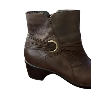 Clarks Boots Womens Size 8.5N Brown Leather Ankle Zip Booties Cap Toe 80834 thumbnail 9