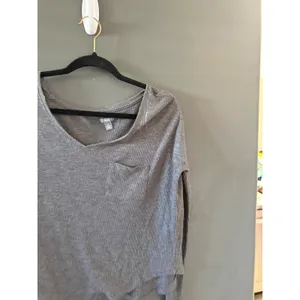 Aerie Gray Waffle Knit Thermal Long Sleeve V-Neck Pocket Top XS Relaxed‎ Fit thumbnail 3