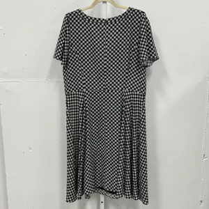 Talbots Black White Geometric Floral Dot Fit Flare Dress Button Shoulder Size 16 thumbnail 2