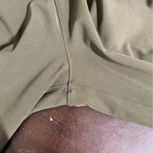 Lululemon On The Fly Crop 23 Dark Olive Luxtreme Travel Pants Size 6 thumbnail 13