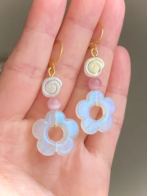 Handmade cute flower & Czech glass swirl beads dangle earrings 💐🌀🩵 thumbnail 5