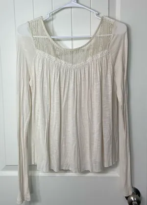 EUC women’s cream lace embroidered‎ neck cutout back long sleeve lightweight top thumbnail 1