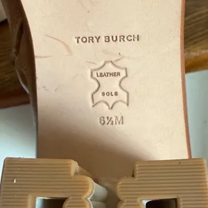 Tory Burch Brooke Tan‎ Leather Ankle Boots Logo Block Heel Size 6.5M thumbnail 8