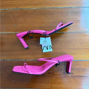 Zara Barbie Pink Heeled Thin Strappy Sandals Bloggers Fave Barbiecore Sz 7.5 💛🍄 thumbnail 5