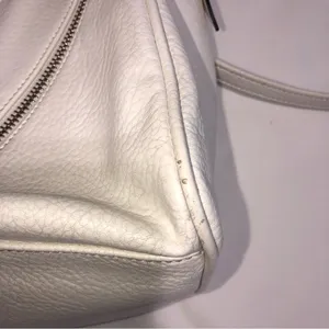 Juicy Couture Crossbody Bag White Pebbled Convertable Adjustable Gold Zip Top thumbnail 16