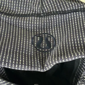 Lululemon Scuba Hoodie Full Zip Jacket Black White Micro Dot Print Size 4 thumbnail 2