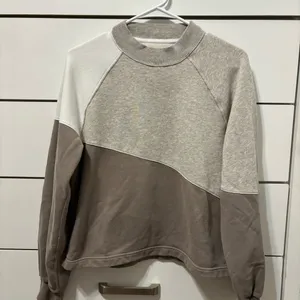 Abercrombie & Fitch Colorblock Crewneck Sweatshirt thumbnail 2