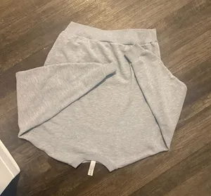 Alo Yoga Sweatshirt thumbnail 1