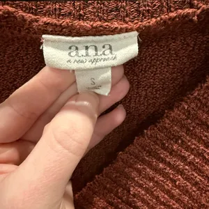 a.n.a Women's Terracotta V-Neck Sweater thumbnail 3