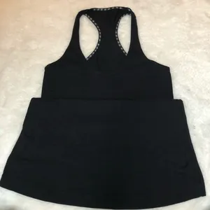 COPY - Lululemon black tank top size 2 thumbnail 4