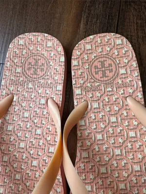 Tory Burch Coral Logo Thong Sandals thumbnail 3